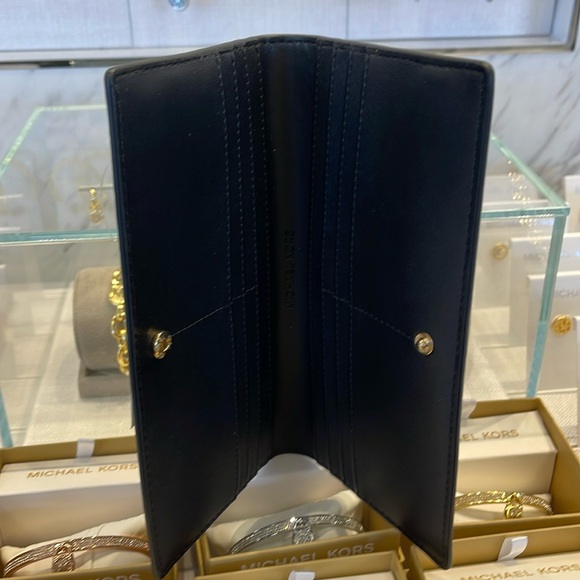 Michael Kors Reed Large Bifold Pebbled Leather Snap Wallet Card Case 
Black 
NWT - Picture 16 of 16